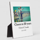 「50周年おめでとう！　[名前]さんの記念すべき日　写真　日付」 フォトプラーク (側面)