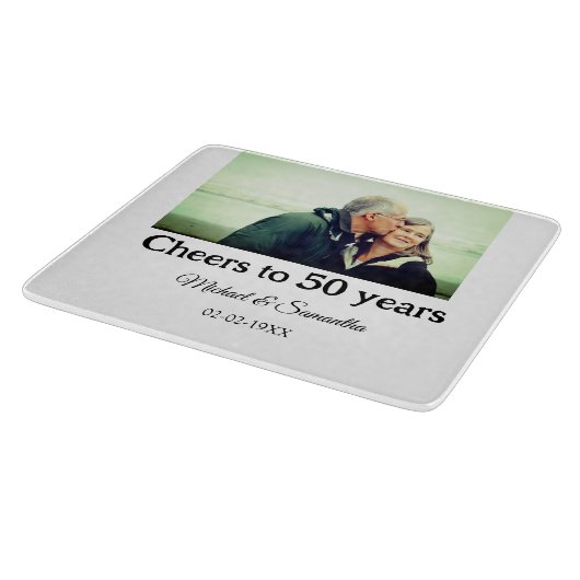 50周年に対する歓呼の追加の名前の写真日付 カッティングボード (角)