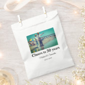 50周年に対する歓呼の追加の名前の写真日付 フェイバーバッグ (クリップ留めされた状態)