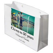 50周年に対する歓呼の追加の名前の写真日付 ラージペーパーバッグ (裏面アングル)