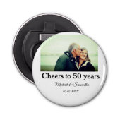 50周年に対する歓呼の追加の名前の写真日付 栓抜き (正面)