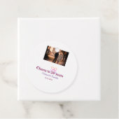 50周年のピンクの弓応援結婚。 フェイバータグ (インサイチュ)