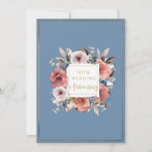 50周年結婚記念日、金色 青 ほのかな花の祝福 招待状 (裏面)