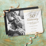 50周年記念ゴールデンハート保存日付写真 マグネット招待状<br><div class="desc">繊細な金ゴールドハート紙吹雪を搭載し、シックなレタリングで日付情報を保存し、あなたの特別な写真と50年のゴールデンアニバーサリーでパーソナライズすることができる。Thisisnomeによる設計©</div>