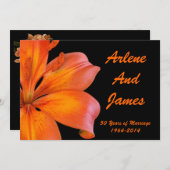 50周年記念ディナーの招待状 ブラックの背景にリリー 招待状 (正面/裏面)