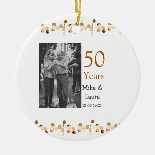 50周年記念ハッピーカップル名を追加する日付weddin セラミックオーナメント (正面)