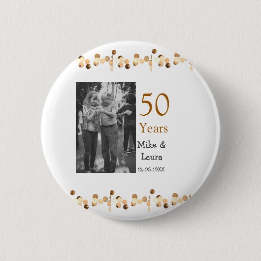 50周年記念ハッピーカップル名を追加する日付weddin 缶バッジ (正面)