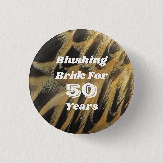 50周年記念フェザーマイルストンお祝い 缶バッジ (正面)