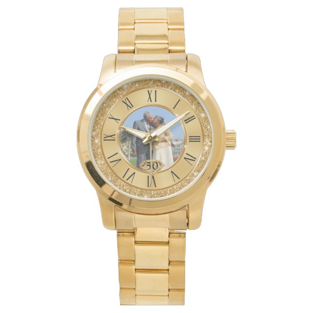 50周年記念写真を持つ妻への贈り物 腕時計 (正面)