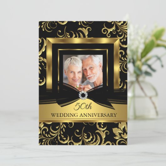 50周年記念結婚黒金ゴールドダマスク写真 招待状 (スタンド正面)