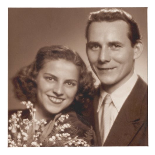 50周年記念4フォトブラック&金ゴールド パーソナライズされた フォトキューブ (右)