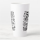 50年と無数のコーヒーカップ カフェラテマグ (正面)