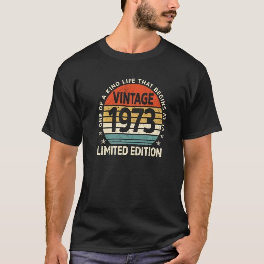 50年の古いギフト50th誕生日1973年2月Limite Tシャツ (正面)