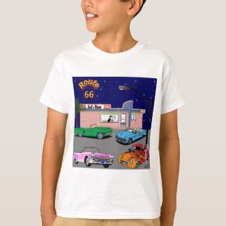 50年代のダイナーのルート66およびヴィンテージ車 Tシャツ
