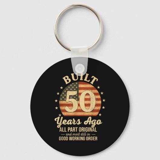 50年前製造の面白い50歳の誕生日アメリカ国旗 メンズ キーホルダー (正面)