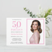50才おめでとう！ピンクのフォトバースデーデザイン 招待状 (スタンド正面)