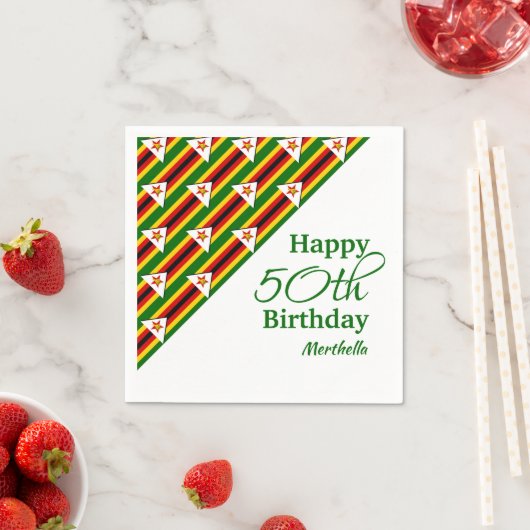 50日パーソナライズされた誕生日ジンバブエ国旗の紙 スタンダードカクテルナプキン (インサイチュ)