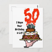 50本のろうそくがついた炎の誕生日ケーキのポストカード ポストカード (正面/裏面)