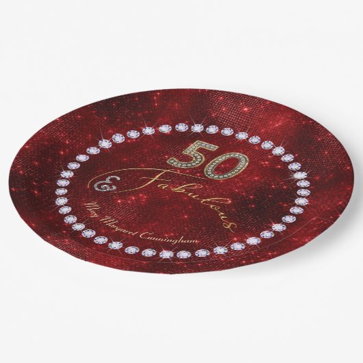 50歳と素晴らしい赤いきらめき50歳の誕生パーティー ペーパープレート (アングル)