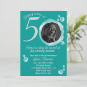 50歳のオシャレな水色のバブル誕生日パーティー招待状 招待状 (スタンド正面)