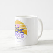50歳の誕生年の太陽 フラワーヤロー モダンかわいい コーヒーマグカップ (正面右)