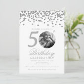 50歳の誕生日おしゃれなシルバー・コンフェティ 招待状 (スタンド正面)