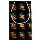 50歳の誕生日にネオンのサインが入る スモールペーパーバッグ (裏面)