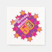 50歳の誕生日の写真と名前ピンクスターナプキン スタンダードカクテルナプキン (正面)