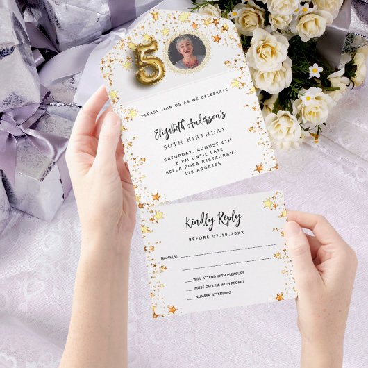 50歳の誕生日の白い金ゴールド星写真パーティーRSVP オールインワン招待状