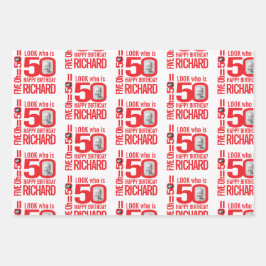 50歳の誕生日の赤い白のルック50カスタムの写真の名前 ラッピングペーパーシート