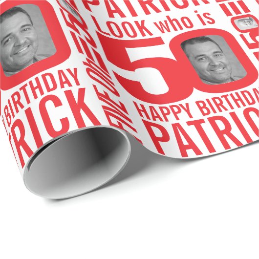 50歳の誕生日の赤の白のルック50カスタムの写真名 ラッピングペーパー (ロールコーナー)