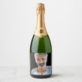 50歳の誕生日カスタム写真こんにちは50人の男性 スパークリングワインラベル (正面)