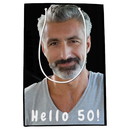 50歳の誕生日カスタム写真こんにちは50男の男性 ミディアムペーパーバッグ (正面)