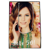 50歳の誕生日カスタム写真hello 50 50 ミディアムペーパーバッグ (裏面)