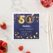 50歳の誕生日ネイビー・ブルー・金ゴールド・スターズ写真 スタンダードカクテルナプキン (インサイチュ)