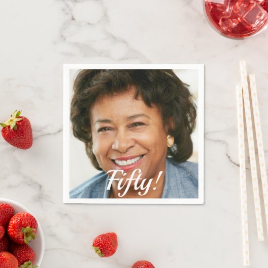 50歳の誕生日パーティーのフォトスクリプトの女性 スタンダードカクテルナプキン (インサイチュ)