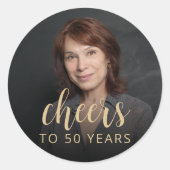 50歳の誕生日パーティーの写真で乾杯 ラウンドシール (正面)