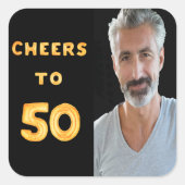 50歳の誕生日パーティー応援へ50金ゴールドバルーン文字 スクエアシール (正面)