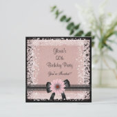 50歳の誕生日パーティー ブラック ホワイト ベージュ ピンク フラワープリント 招待状 (スタンド正面)