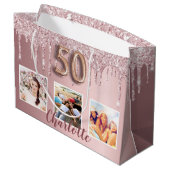 50歳の誕生日ピンクのグリッタードリップフォトモノグラム ラージペーパーバッグ (裏面アングル)