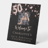 50歳の誕生日ブラックバラ金ゴールドフォトスター歓迎 台座サイン (正面)