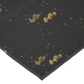 50歳の誕生日ブラック金ゴールドこんにちは50タイポグラフィ テーブルクロス (アングル)