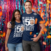 50歳の誕生日モノラル見て50カスタムの写真と名前 Tシャツ