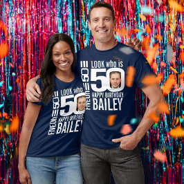 50歳の誕生日モノラル見て50カスタムの写真と名前 Tシャツ