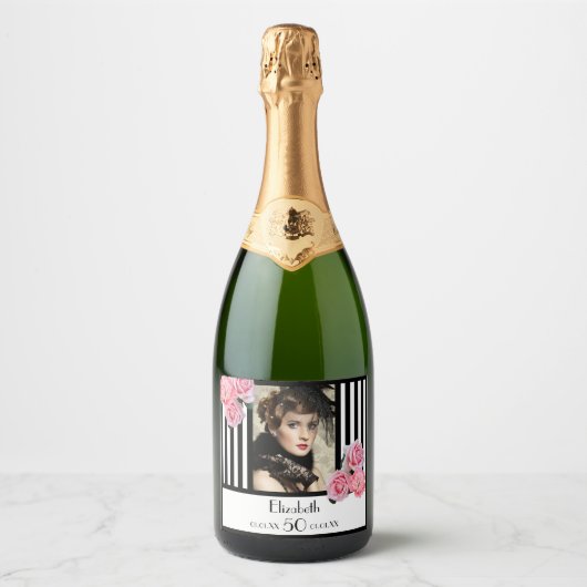 50歳の誕生日白黒ストライプフローラ写真 スパークリングワインラベル (正面)