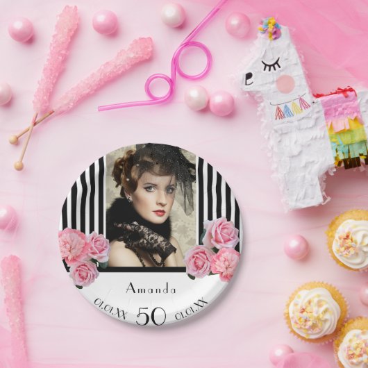 50歳の誕生日白黒ストライプ花模様写真 ペーパープレート (パーティー)