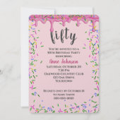 50歳の誕生日 ピンクのアイシングとスパンコール 招待状 (正面)