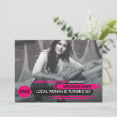 50歳の誕生日 女性の衝撃的なテレビニュースパーティー 招待状 (スタンド正面)