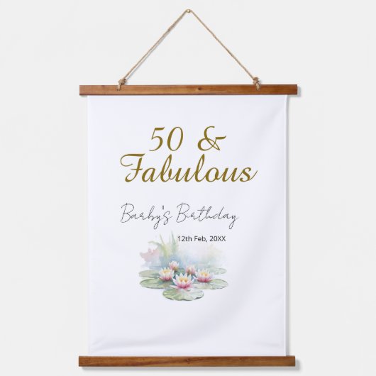 50歳 & ファビュラス ゴールデン ウォーター ロータス リリー ウォーターカラー 吊り下げ型タペストリー (正面)