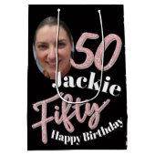 50番目の誕生日写真バラピンクカスタム  ミディアムペーパーバッグ (裏面)